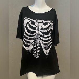 SHEIN Women’s Black / Grey Short Sleeves Skeleton Print T - Shirt Size M. US 6